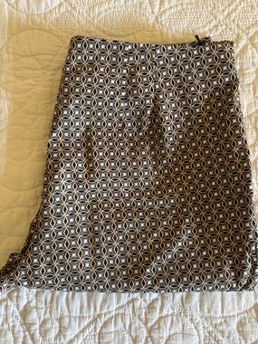J. Jill Geometric Print Tan, Black and Cream Side Zip Cropped Pants, Size 10